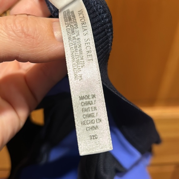 Victoria’s Secret Sport sports bra like new - Picture 4 of 5